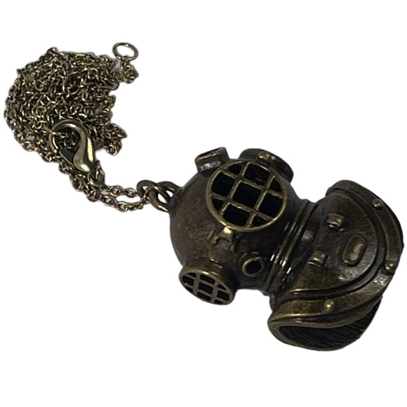 Diving Helmet Pendant Necklace in brass colored metal on brass chain NEW - Picture 2 of 8